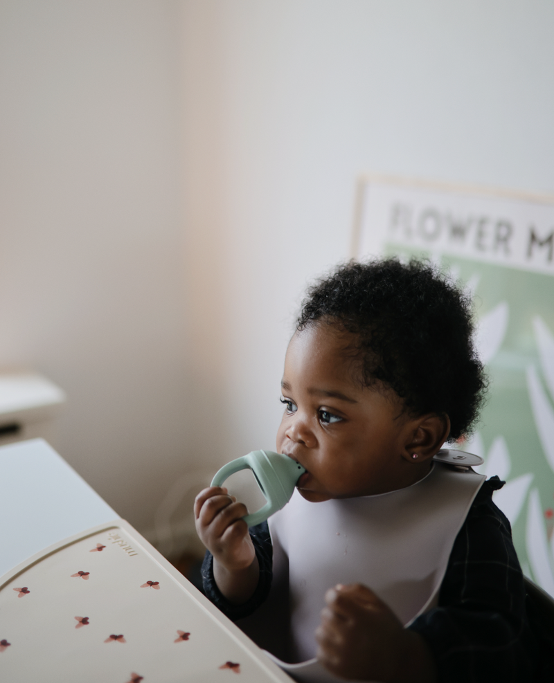 Silicone "No Mess" Bib